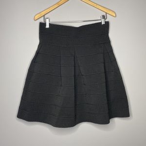 H&M Black Structured‎ Stretch Pouf Skirt